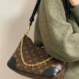  Graceful shopper bag carried on shoulder 16
