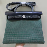  Contemporary everyday bag front view