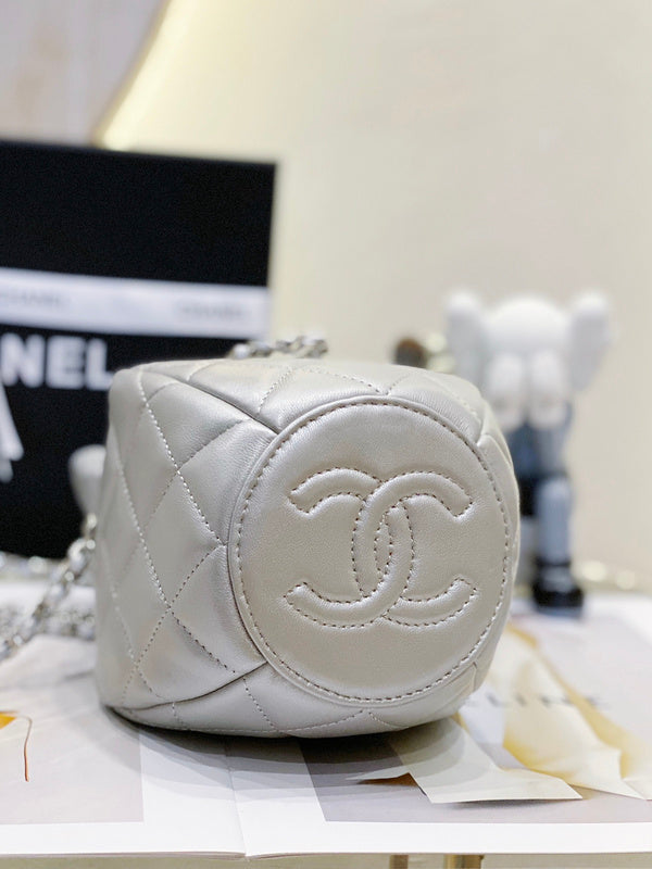  handbag, spacious everyday style, image 3