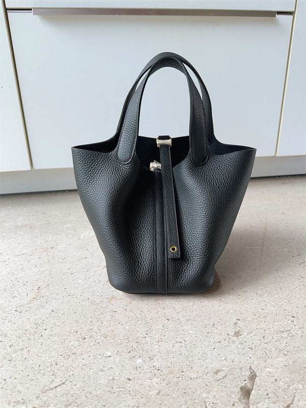  crossbody bag interior and compartment view 21