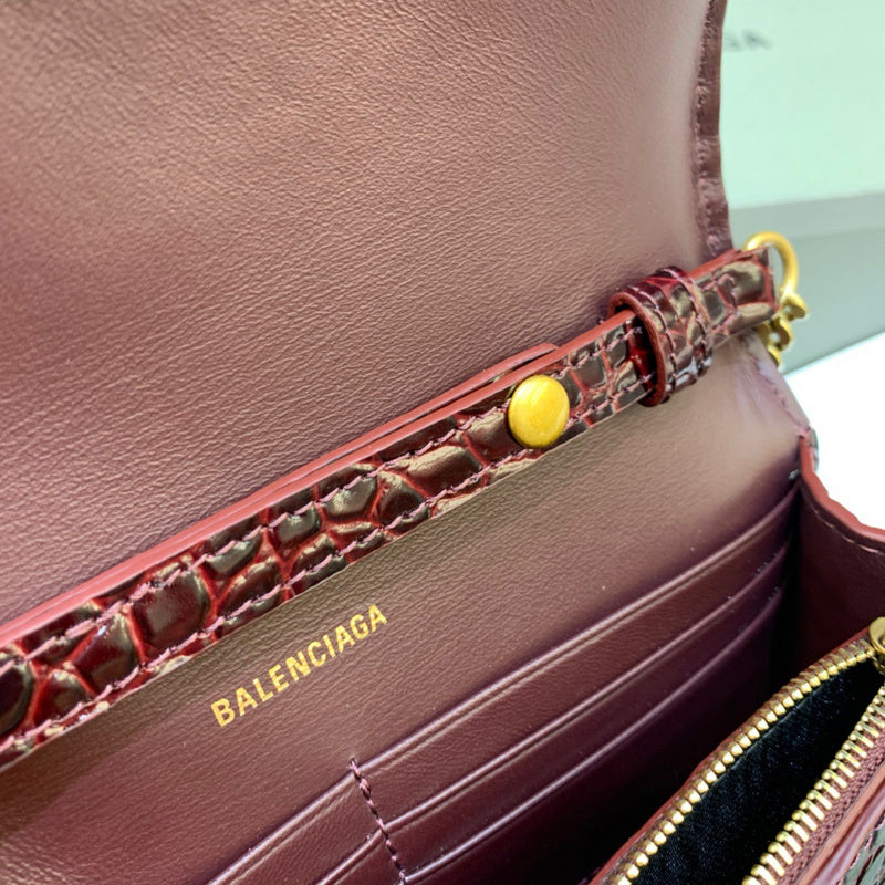 Sleek Faux Leather Handbag - Everyday Elegance | Women's Statement Accessory #446 - texture close-up (image 9) of designer-inspired handbag