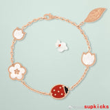 Side view of Van Cleef & Arpels unisex jewelry piece