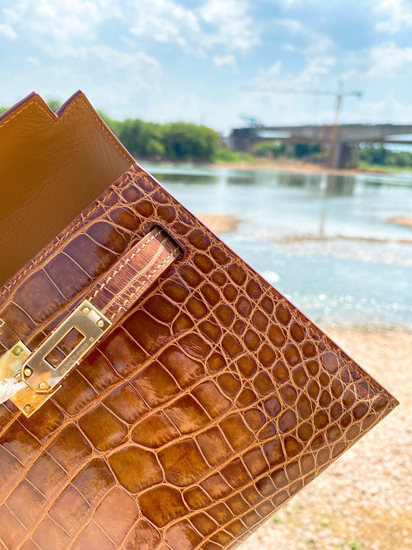 Side view of everyday-ready structured handbag