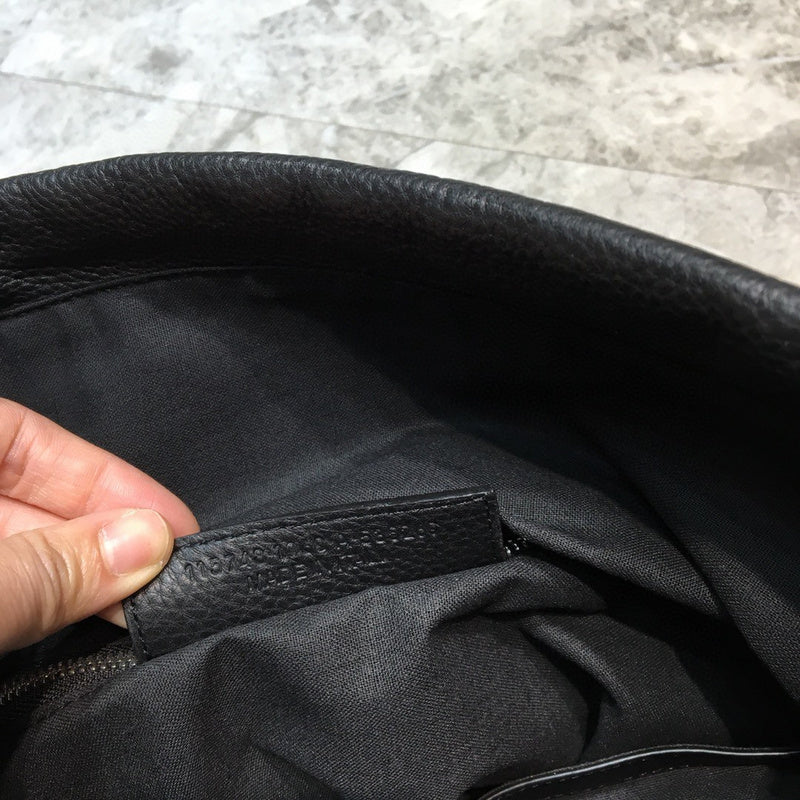 Chic Premium PU Leather Handbag - Premium Craftsmanship Detailing | Women's Luxury Handbag #658 - texture close-up (image 9) of designer-inspired handbag