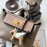  Tailored everyday bag front view 7