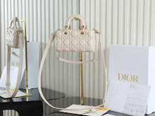 Premium Leather Crossbody Bag - Elegant Women's Designer Handbag - NM7600