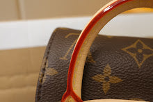 Chic Women's Designer Tote - Luxury Premium Handbag Style - NM4334