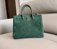 New Premium Signature Shoulder Bag - Chic Women's Luxury Designer - NM5754