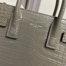Luxury Structured Shoulder Bag - Women's Premium Designer Fashion - NM3261