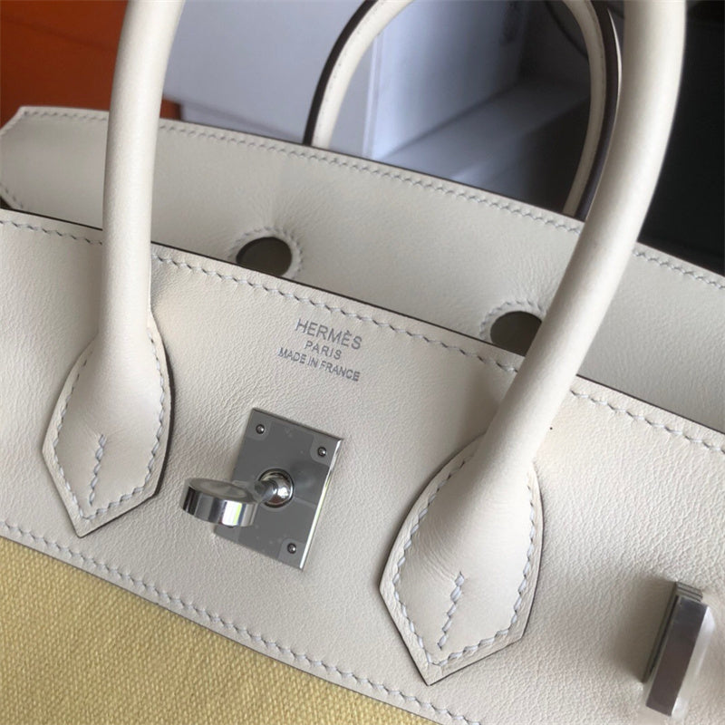  tote bag interior and compartment view 9