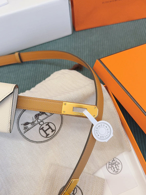 Smart bag shown from front angle