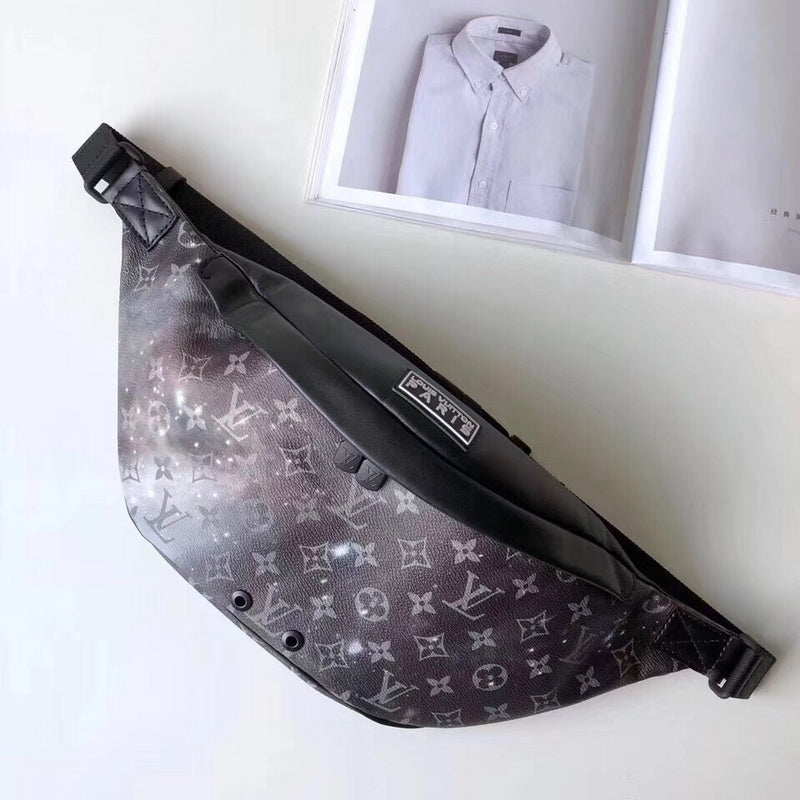 Front view of elevated modern women's handbag – women's luxury accessory