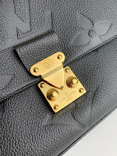 Luxury Monogram Shoulder Bag - Women's Elegant Designer Fashion - NM4815