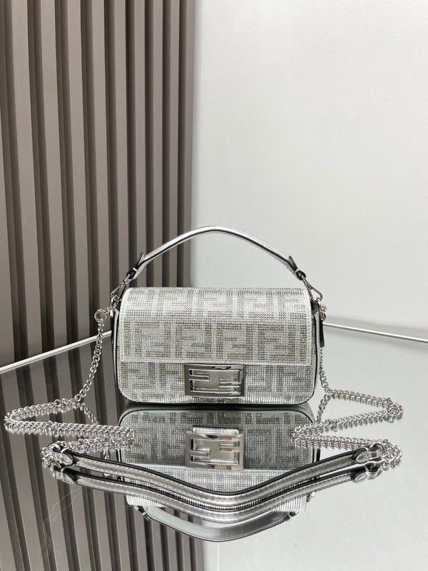 Ziva's Charm handbag – front view (19cm*10cm*4cm)