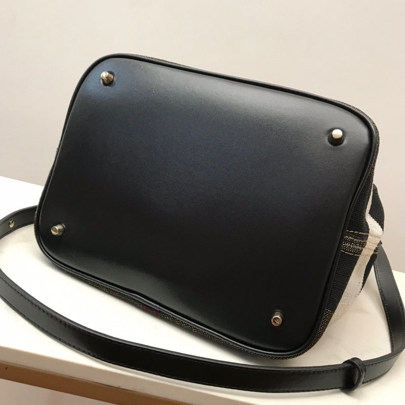 Ziva's Charm handbag – carry view (one versatile size)