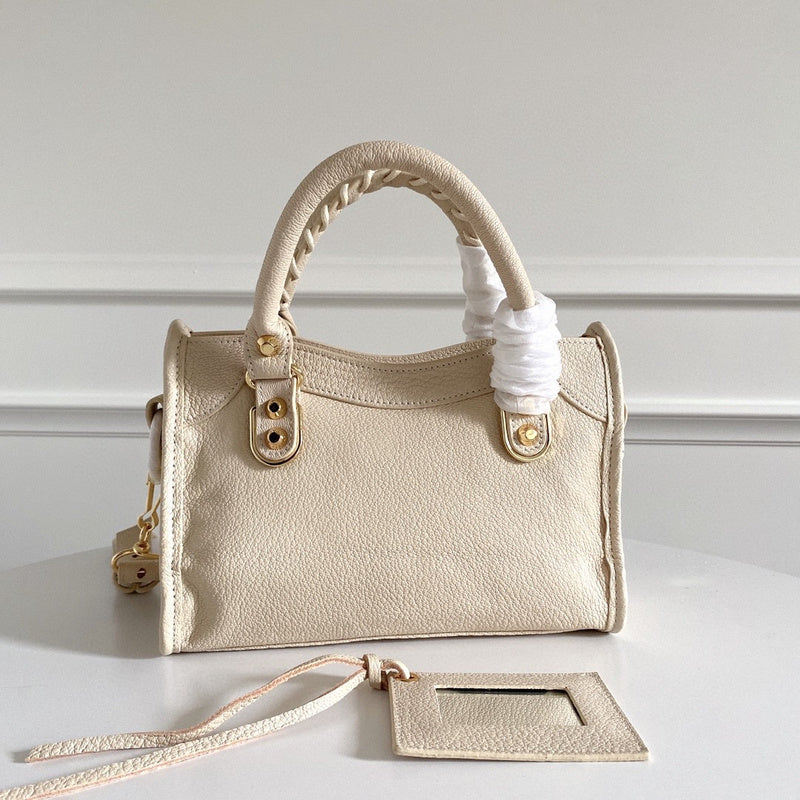 Zivas Charm Sleek Silhouette Statement Handbag (Refined Practical Design) – Full Silhouette
