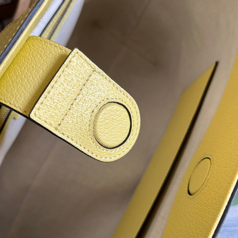 Close-up detail of classic everyday-luxe women's handbag – women's premium purse
