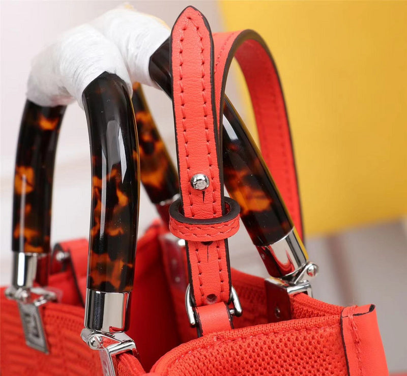Ziva's Charm handbag – close-up view (Standard Size)