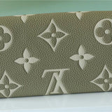  structured bag interior and compartment view