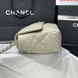 Zivas Charm Elevated Essentials Luxury Handbag (Versatile Style Statement) – Close-Up Detail
