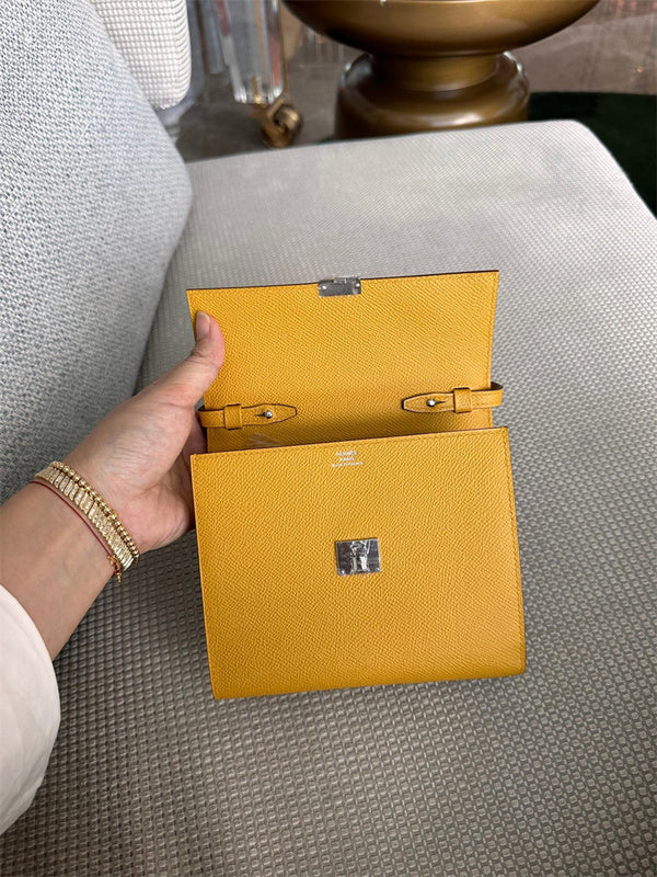 handbag interior and compartment view 9