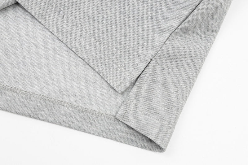 Side profile of Polo cotton polo shirt with logo-detail design