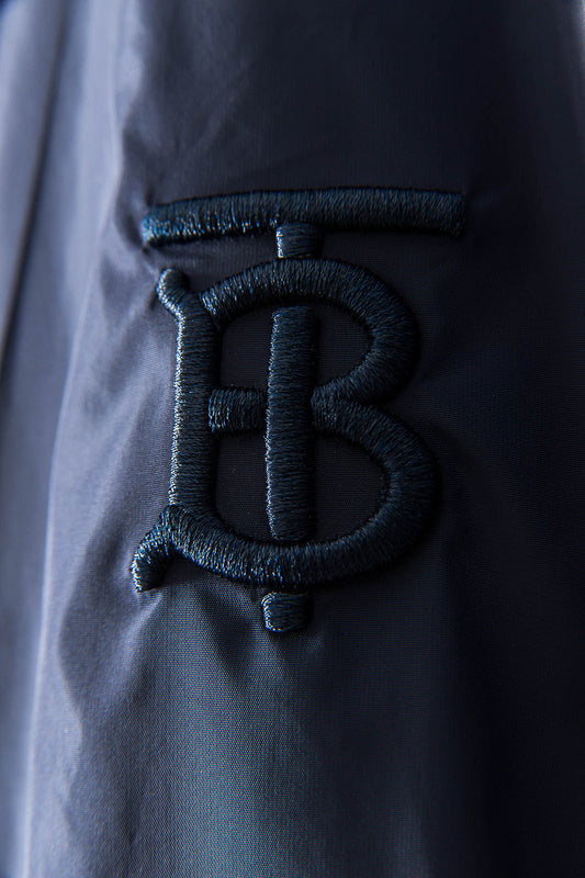 Full silhouette view of Burberry luxury piece style No.485