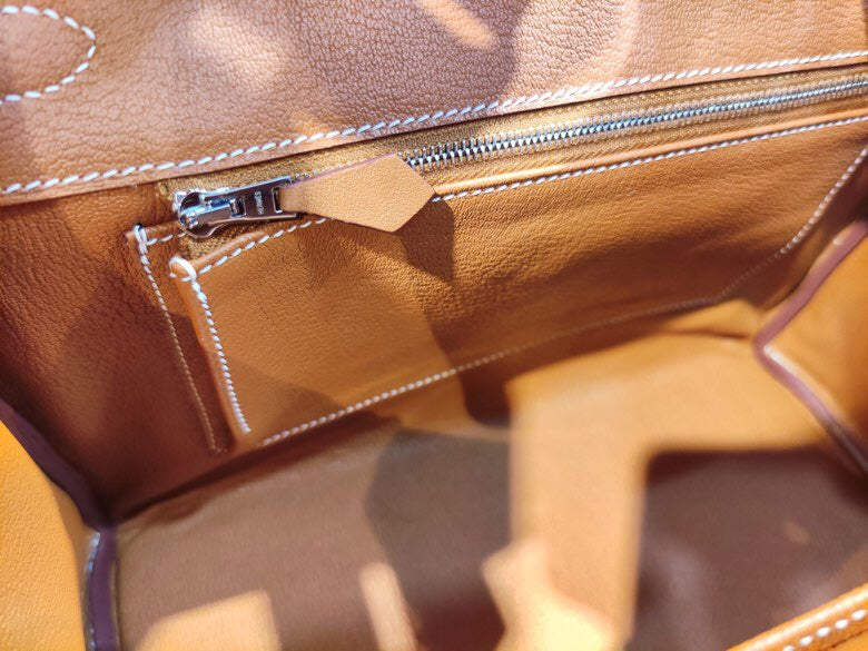Balanced handbag styled for everyday wear