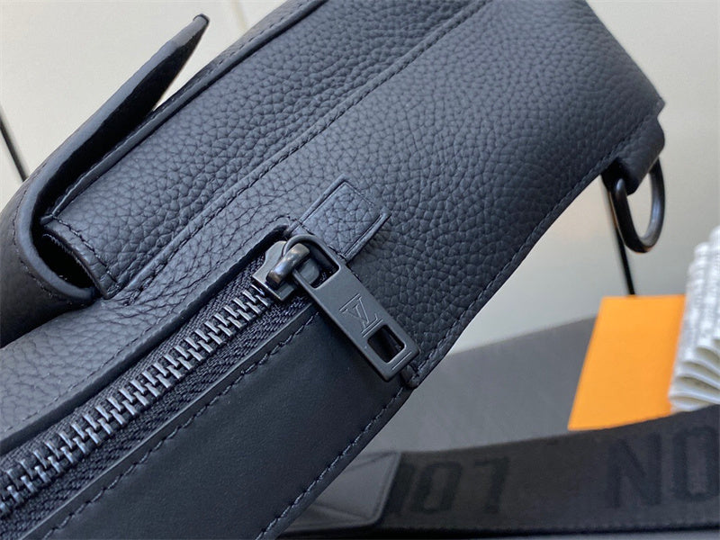  Chic carryall bag front view 7