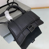 Zivas Charm Sleek Silhouette Statement Handbag (Contemporary Shape Language) – Interior View