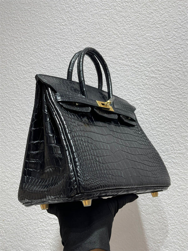  Signature tote bag carried on shoulder 10