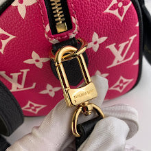 Premium Women's Shoulder Bag - Designer Luxury Fashion Accessory - NM4750