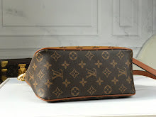 Chic Women's Designer Tote - Luxury Premium Handbag Style - NM5050