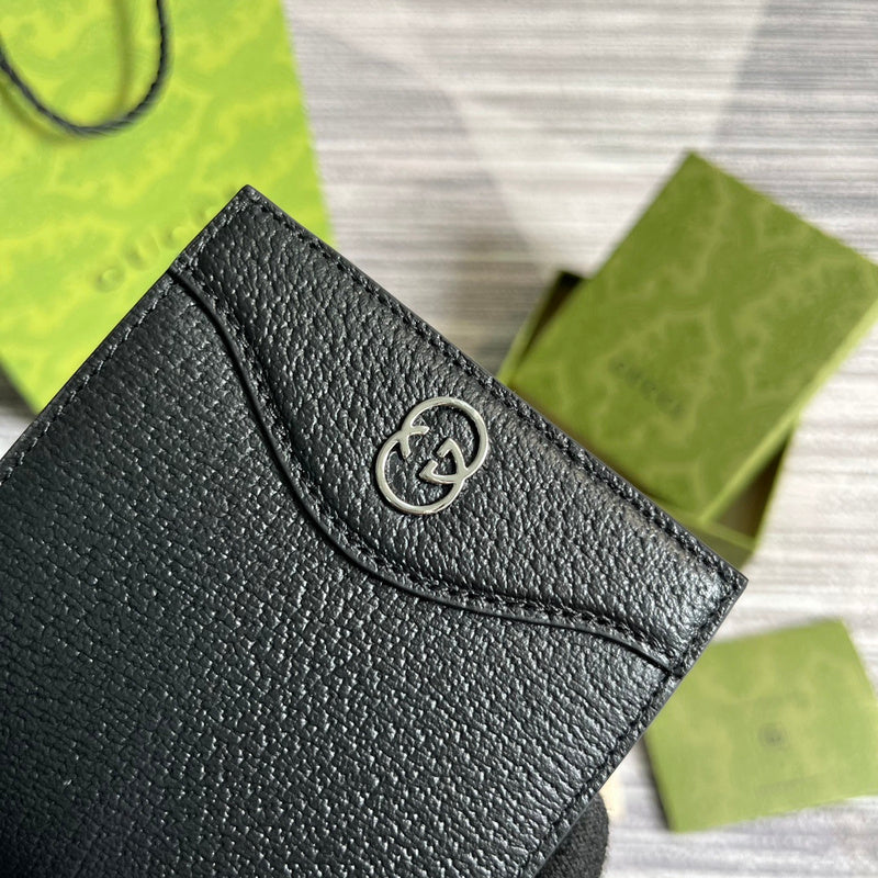 Styled lifestyle shot of elevated everyday-luxe women's handbag – women's luxury handbag