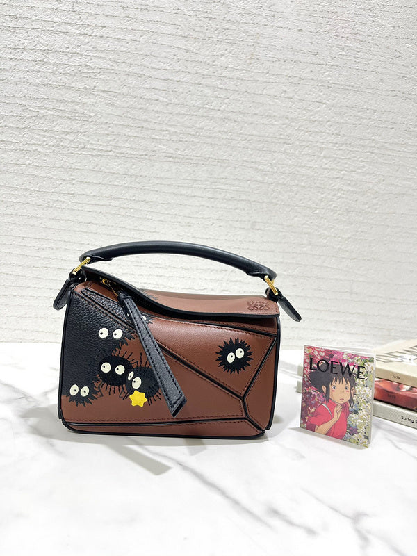 Ziva's Charm handbag – product shot (18cm*11cm*7.5cm)