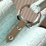  Tailored everyday bag front view 31