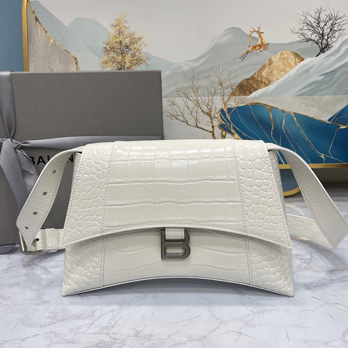 Zivas Charm Chic Craftsmanship Statement Handbag (Designer-Inspired Craftsmanship) – Front View 2