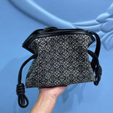 Ziva's Charm handbag – product shot (18cm*23.9cm*9cm)