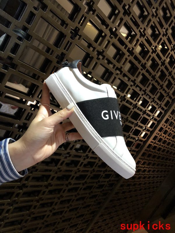 Givenchy shoes Style 083 - sole and craftsmanship detail