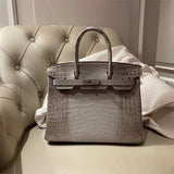  Refined shopper bag carried on shoulder