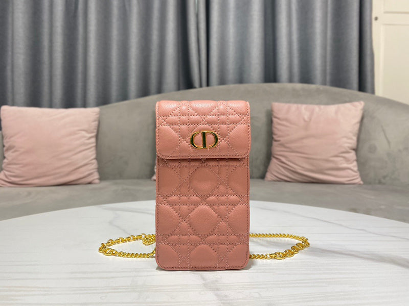 Side profile of chic refined women's handbag – women's luxury accessory
