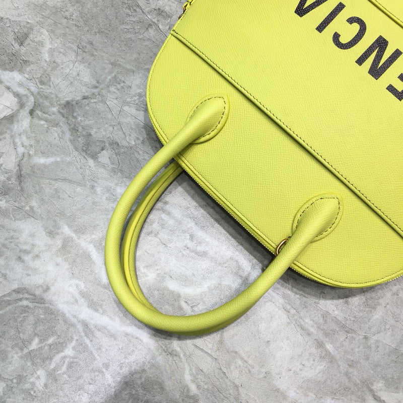 Effortless Vegan Leather Handbag - Chic Everyday Appeal | Women's Statement Accessory #877 - texture close-up (image 9) of designer-inspired handbag