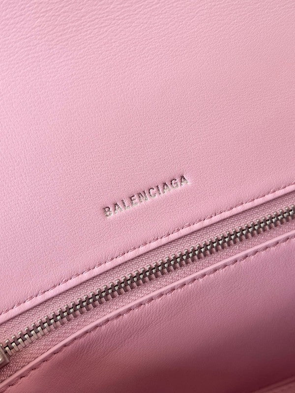 Zivas Charm Classic Sensibility Statement Handbag (Modern Wardrobe Staple) – Detail View
