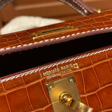 Side view of crisp structured handbag