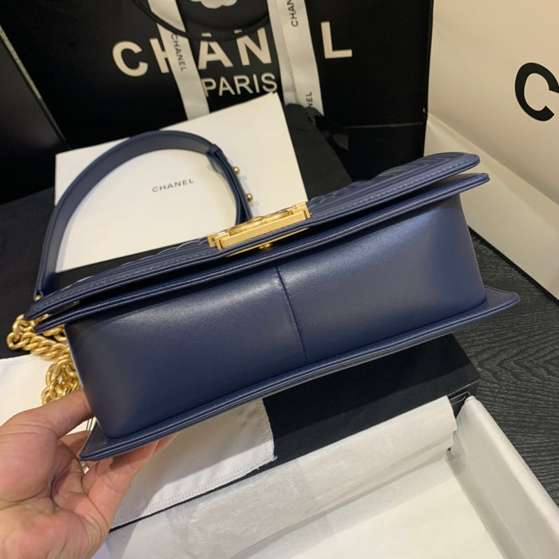  women's handbag, mid design, view 9