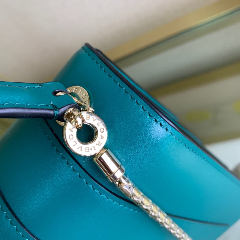 Bold Premium PU Leather Handbag - Refined Silhouette | Women's Premium Handbag #1701 - hardware and detail close-up (image 5) of designer-inspired handbag