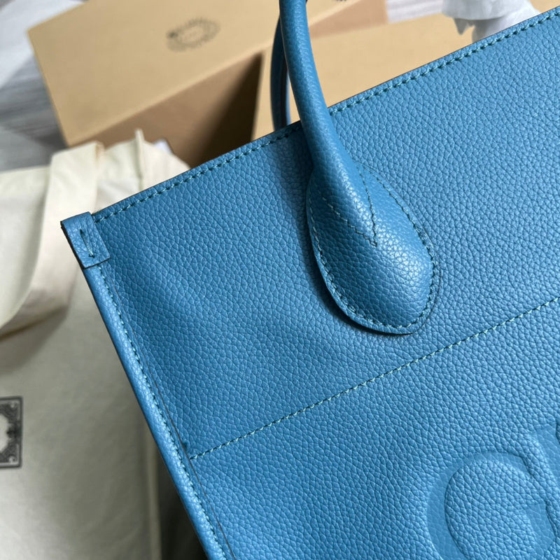 Interior view of classic chic women's handbag – women's luxury handbag