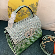 Chic Women's Crossbody Handbag - Luxury Premium Designer Style - NM2774