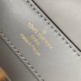  essential everyday bag styled with outfit 24