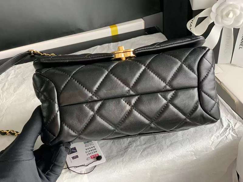 Zivas Charm Contemporary Flair Luxury Handbag (Considered Detail & Form) – Close-Up Detail